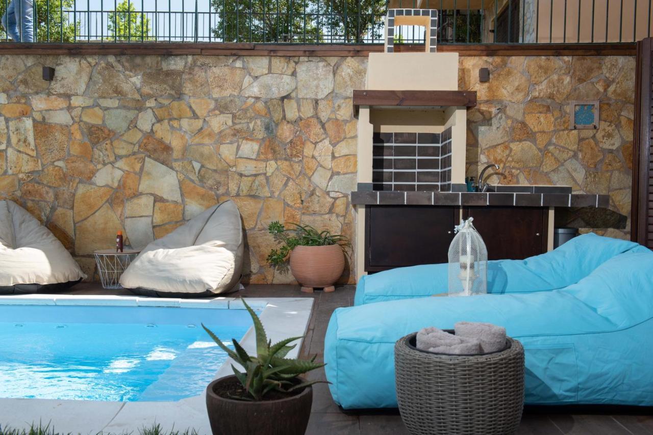 Dandy Villas Nea Roda - Melodic Waves - Private - Pool - Parking - Cellar Екстер'єр фото