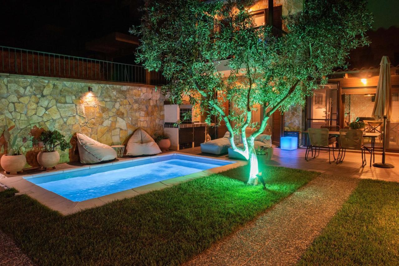Dandy Villas Nea Roda - Melodic Waves - Private - Pool - Parking - Cellar Екстер'єр фото
